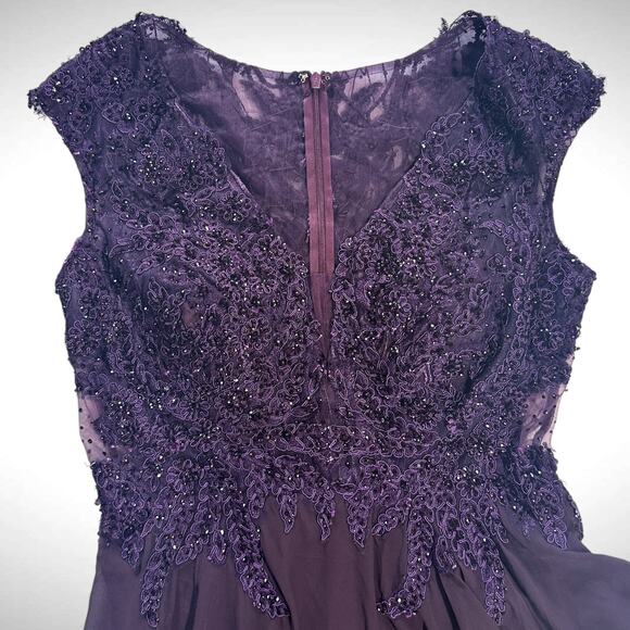 Mac Duggal Appliqued Bodice Flowy Short Sleeve Purple Ball Gown Dress Sz 8 20264 - Picture 3 of 13